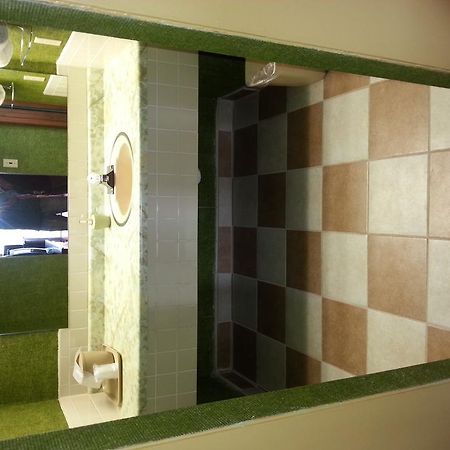 Gray Plaza Motel West Frankfort Buitenkant foto