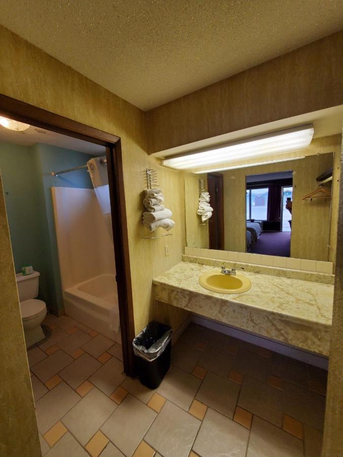 Gray Plaza Motel West Frankfort Buitenkant foto