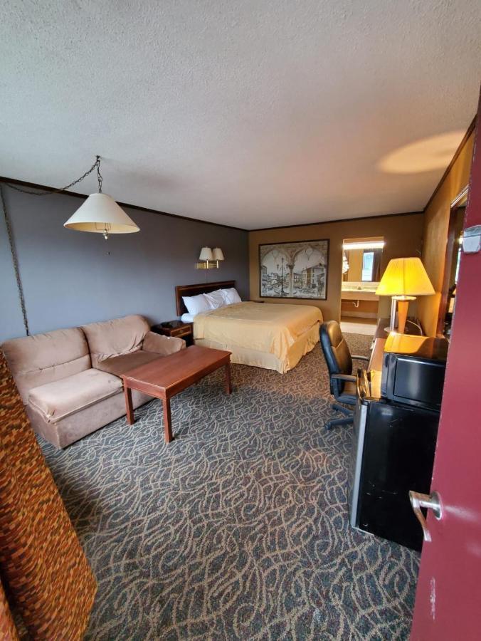 Gray Plaza Motel West Frankfort Buitenkant foto